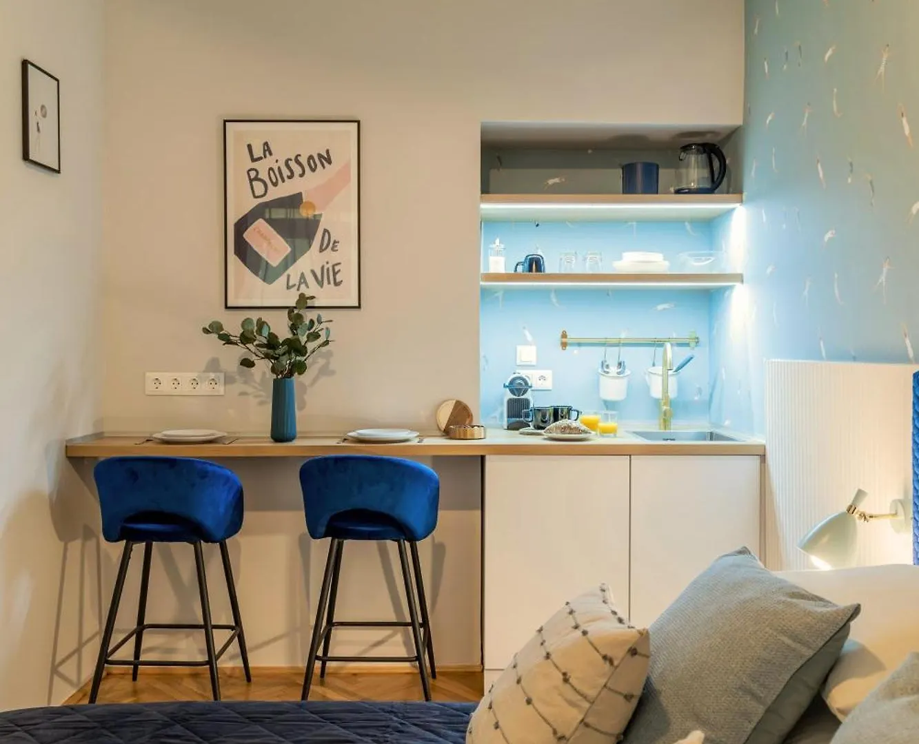 Apartment Black And White Suites - Find Your Rhythm Budapest Hungary