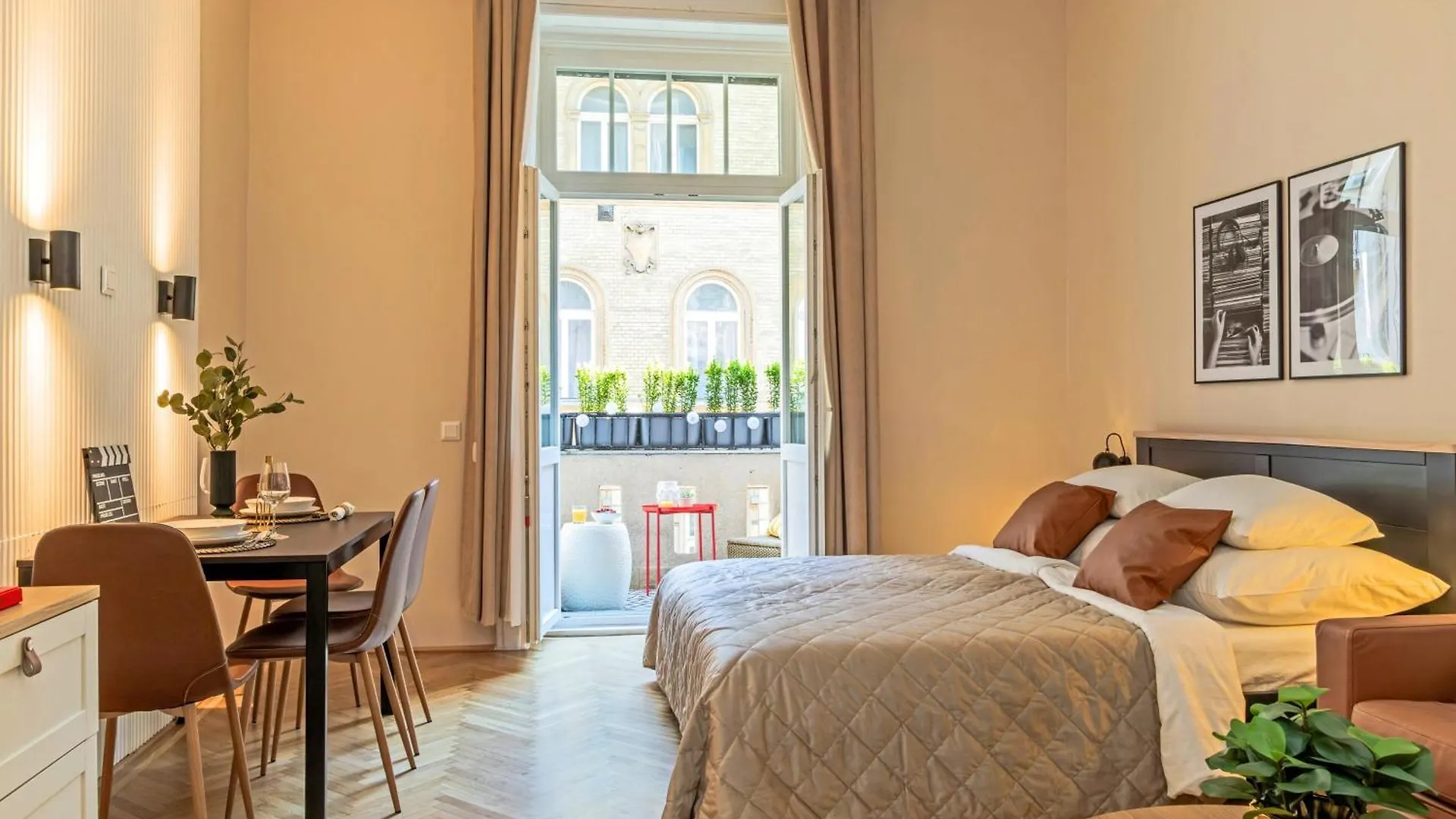 Apartment Black And White Suites - Find Your Rhythm Budapest Hungary